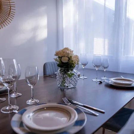 Newly Renovated House For 6 People Villa *
