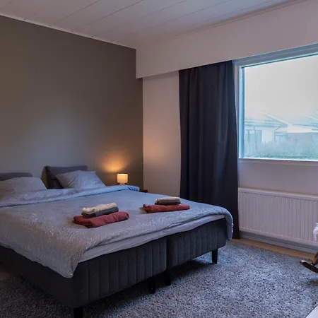 Newly Renovated House For 6 People *