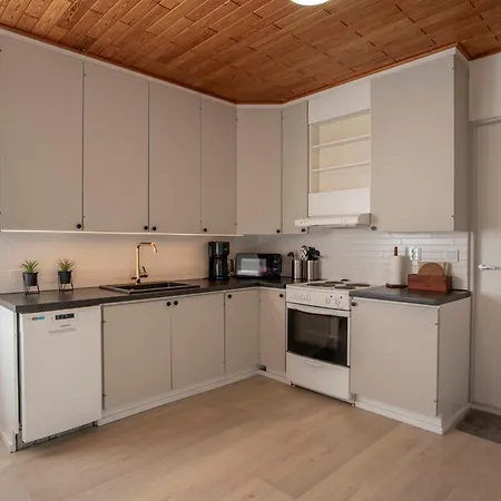 Newly Renovated House For 6 People