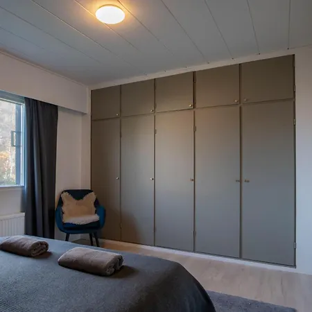 Newly Renovated House For 6 People *